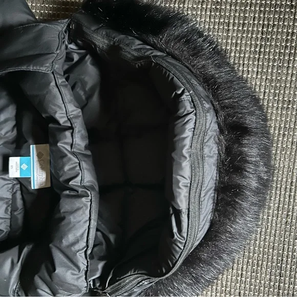 COLUMBIA winter jacket - Picture 3 of 3
